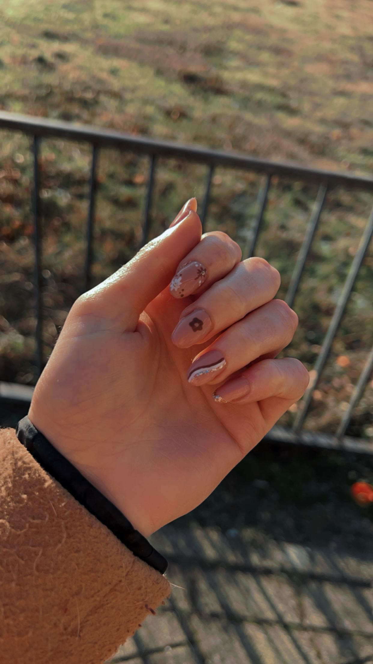 Nude nagels met fijne details